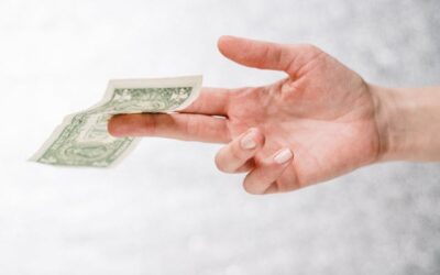 ¿Ortodoncia invisible o brackets? ¿Cuál es más costoso?