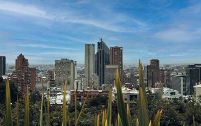Alineadores invisibles en Bogotá: guía completa 2026