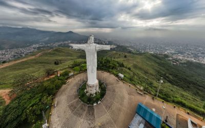 Alineadores invisibles en Cali: guía completa 2026